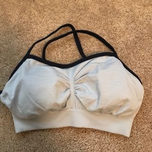 Carrie Underwood sports bra size S